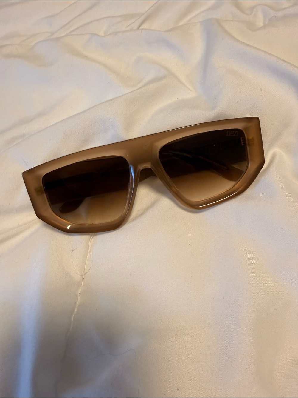 DEZI Brown Rectangular Women's Sunglasses